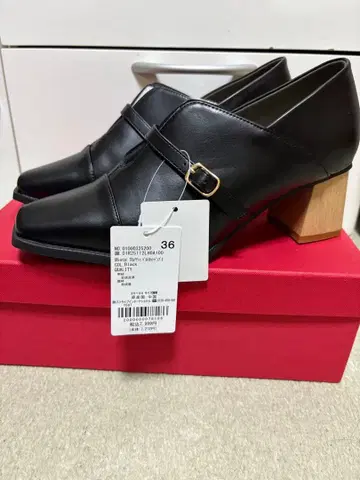 블랙 스퀘어토 로퍼 36