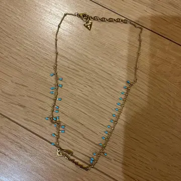 GUESS 비즈 장식 골드 목걸이
