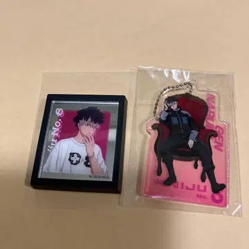 괴수8호 나루미 겐 로프트 의자, 베이스야드 각 1점