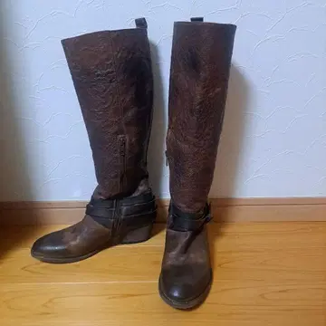 브라운 가죽 롱 부츠 중간 굽