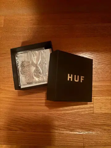 HUF 실버 원형 펜던트 목걸이