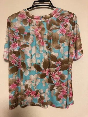 새상품급 반팔 레오나르