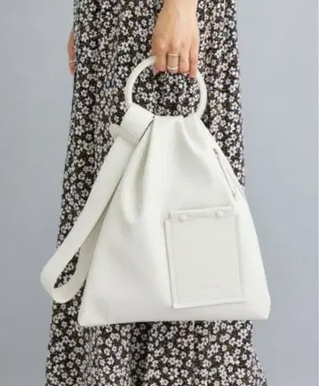 ADD CULUMN 핸들 포함 숄더백