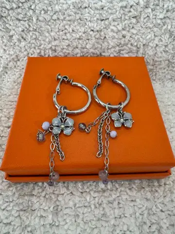 ANNA SUI 후프 귀찌 그레이/라벤더