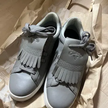 캘러웨이 그레이 프린지 스니커즈