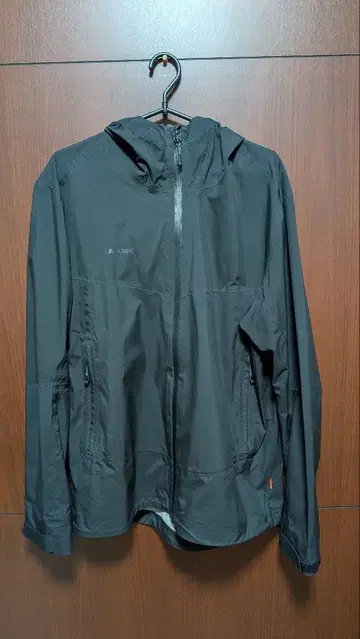 MAMMUT 블랙 마운틴 후드티 L 사이즈