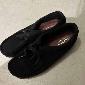 클락스 Wallabee 블랙