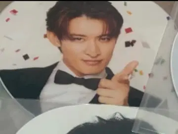 무카이 코지 턱시도 모습 원형 부채