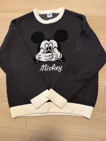 Seiney Blonde 미키마우스 니트 M 사이즈