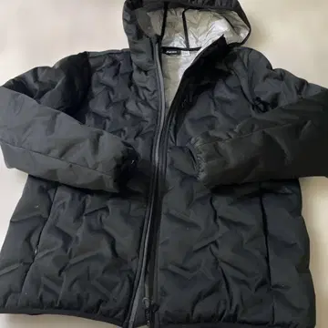 블랙 다운 자켓 후드 부착