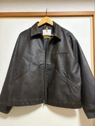 페이드 가공 인조 가죽 블루종