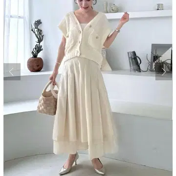 새상품 La boutique BonBon 시어 턱 스커트 베이지 36