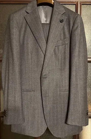 힐튼 Hilton 스트라이프 비즈니스 정장 셋업 구아벨로 토가