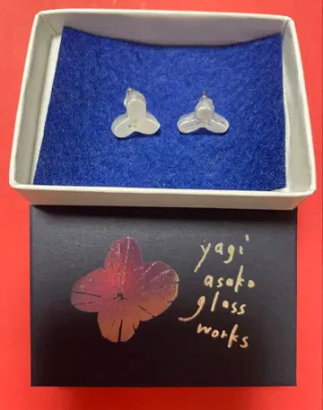 야기린넨 유리 귀걸이