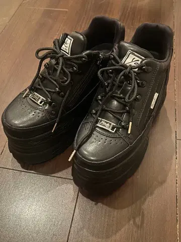 YOSUKE 통굽 레이스업 스니커즈