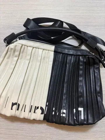 Desigual 플리츠 숄더백