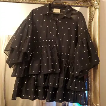 새상품급 유나이티드 애로우즈 불규칙 셔링 자카드 블라우스 6SL