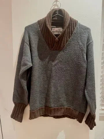 영국 브랜드 Corgi 니트 스웨터 그레이 x 브라운