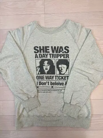 GOD'S WATCHING x BELVET 맨투맨