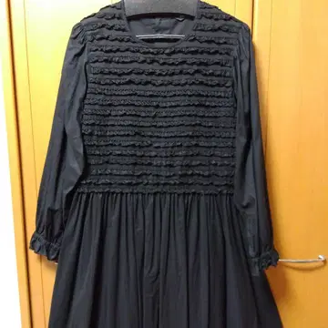 핑크하우스 프릴 긴팔 원피스