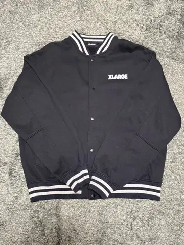 XLARGE 블랙 스타디움 자켓