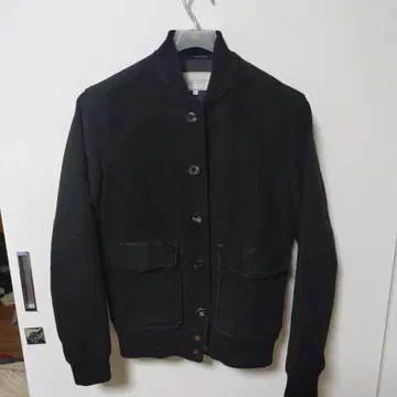 PRIVATE WHITE V.C. 블랙 자켓