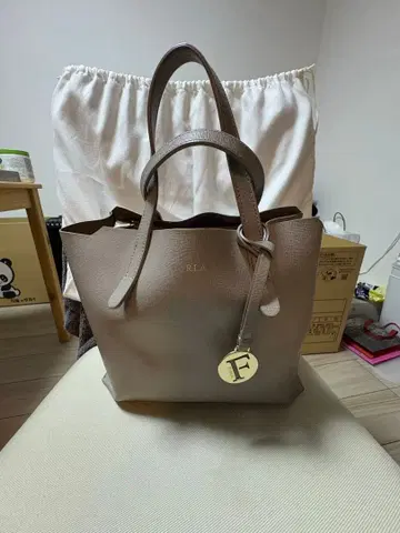 FURLA 그레이 토트백