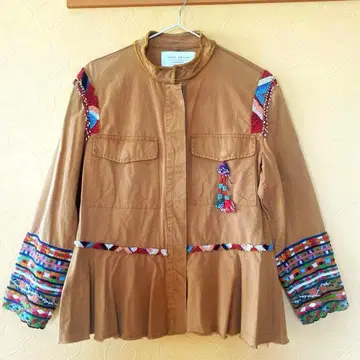 ZARA 비즈 자수 자켓 베이지