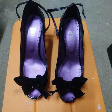 ANNA SUI 오픈토 하이힐 블랙