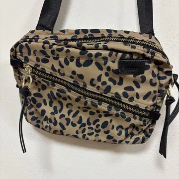 nouer x story 숄더백 레오파드 무늬