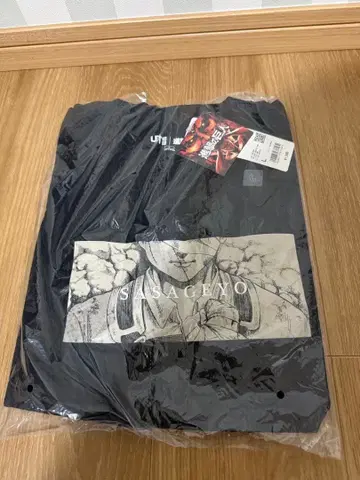 진격의 거인 유니클로 T셔츠 L 사이즈