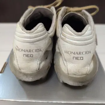 MONARCIDA NEO 화이트 축구화 24.5cm