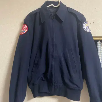 네이비 집업 자켓 엠블럼 포함
