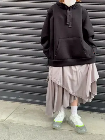 AULA AILA 백튤 후디 블랙