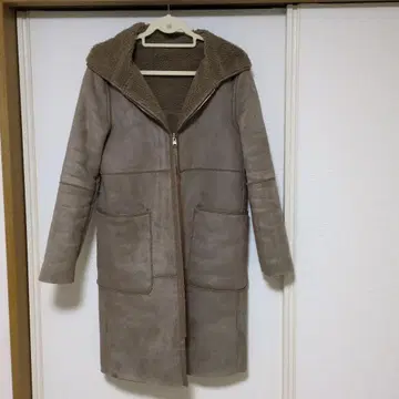 ZARA 후드 부착 베이지 무스탕 코트 리버서블 타입