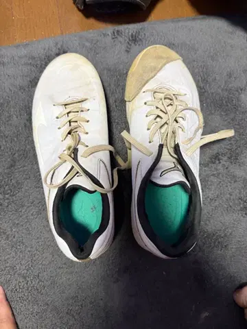 Mizuno 화이트 스파이크 슈즈