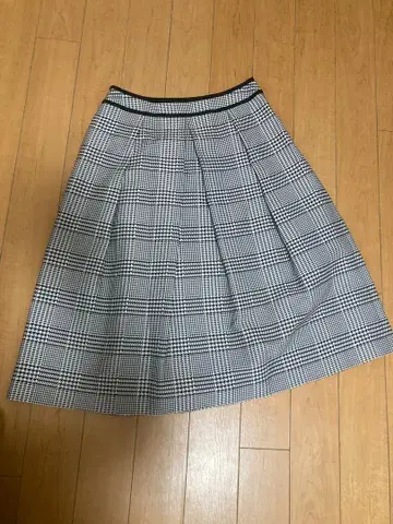 TO BE CHIC 플리츠 스커트 사이즈 40