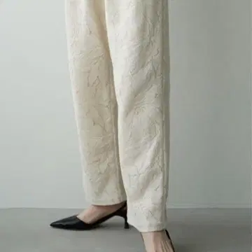 clane CURTAIN LACE TUCK PANT