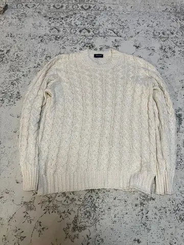 돌모어 코튼 니트