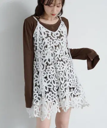 화이트 레이스 원피스 튜닉 Kastane