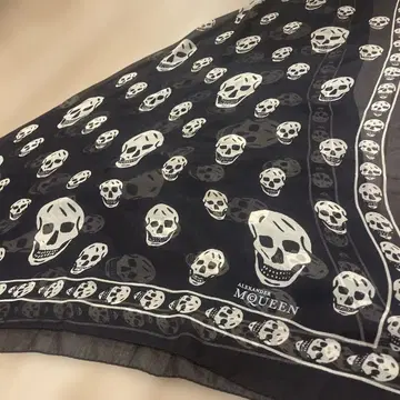 Alexander McQueen 스컬 반다나