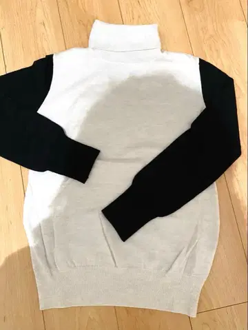 RADIAET 터틀넥 배색 니트 9호