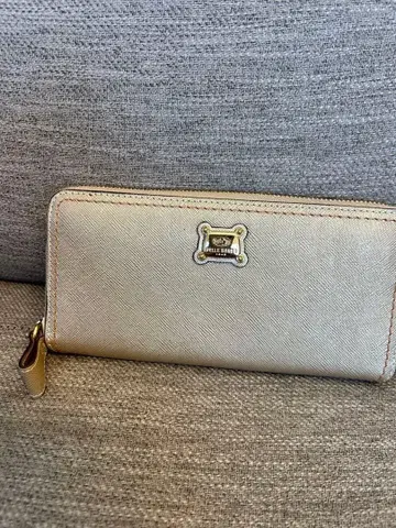 펠레보르사 골드 장지갑