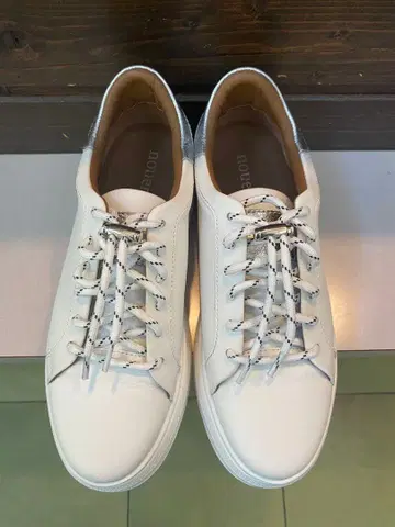 noeur 누에르 / 화이트 가죽 플랫폼 스니커즈