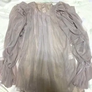 Bellevintage 프릴 달린 베이지 블라우스 벨빈티지