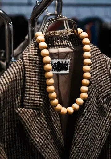 m's braque EX. VINTAGE WOOD NECKLACE