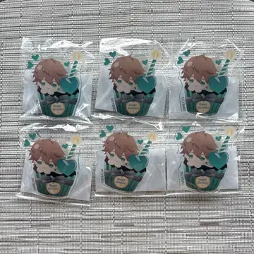 잘생긴 남자 빌런 해리슨 아크릴 배지 Crown Collection