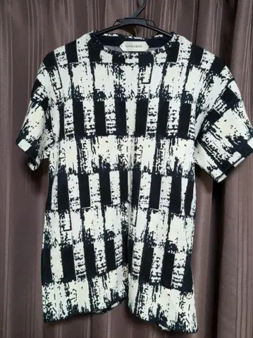 TSIVOT SHORT SLEEVE 숏 슬리브 XS