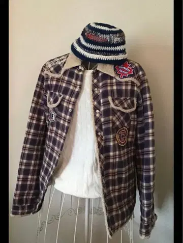 체크 무늬 블루종과 니트 모자 세트