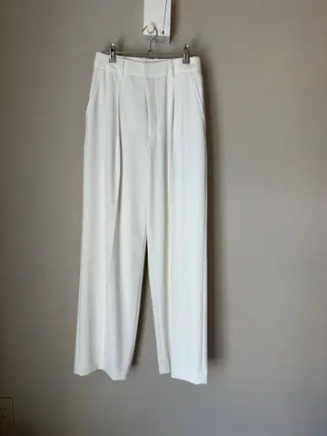 유니클로 덕 와이드 팬츠 긴 길이 화이트 M 사이즈